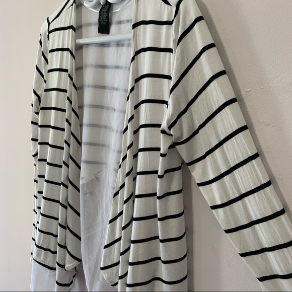 🧡3/$30 Design History White striped cardigan - Picture 4 of 6